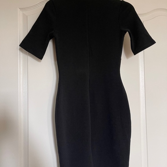 black dress - Picture 3 of 5